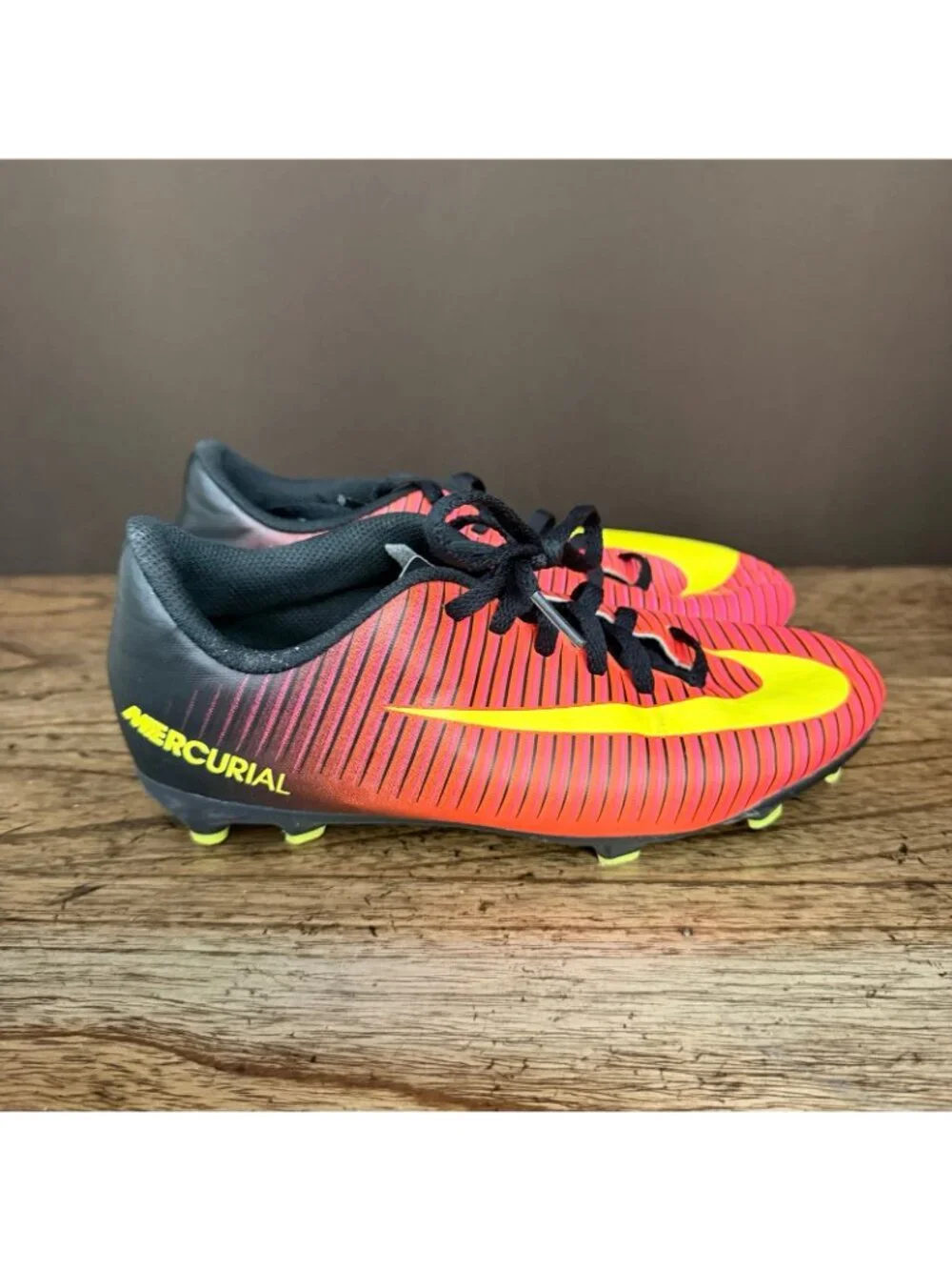 Nike Jr. Mercurial Vapor XI FG Soccer Cleat (4Y) Total Crimson, Black